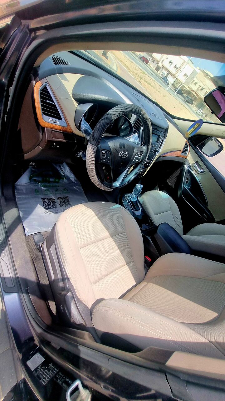 Yanbu, Vehicles, Cars & Trucks , SAR 38500,  Hyundai Santa Fe,  2014,  Automatic,  204000 KM,  Excllent Condition   Available For Serious Buyer