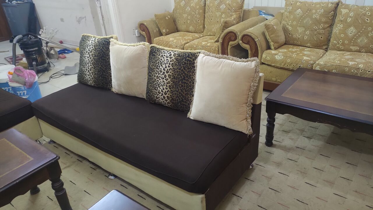 Jeddah, Furniture, SAR 450,  7 Seat Sofa Set With Cofee Tables