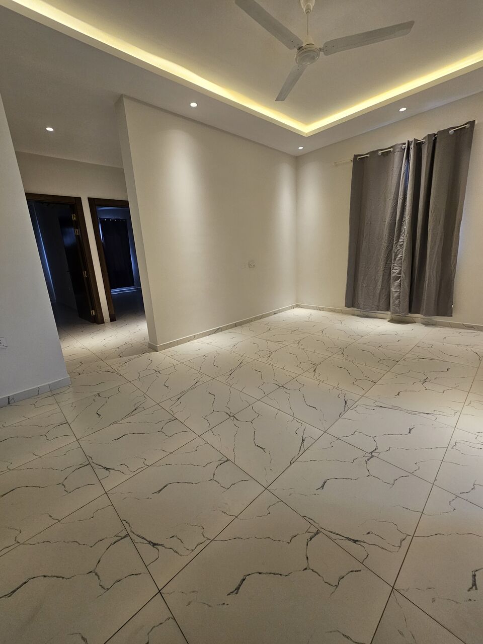 Salmaniya, Apartments, Flats, Houses & Villas, Furnished,  NEW SPACIOUS 2BHK FAMILY FLAT,Semi Furnished With EWA &PARKING @SALMANIYA.price. 240BD.