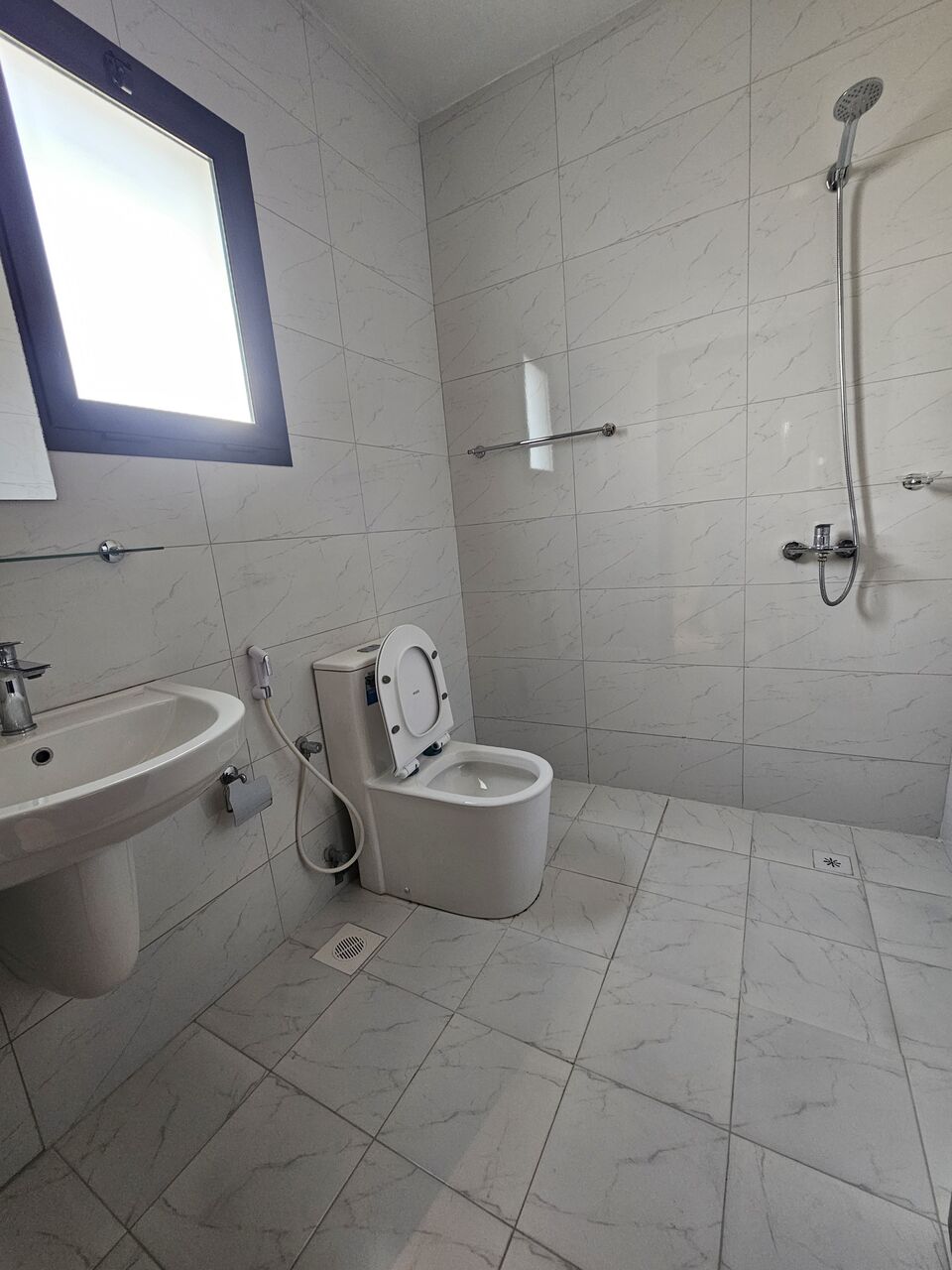 Salmaniya, Apartments, Flats, Houses & Villas, Furnished,  NEW SPACIOUS 2BHK FAMILY FLAT,Semi Furnished With EWA &PARKING @SALMANIYA.price. 240BD.