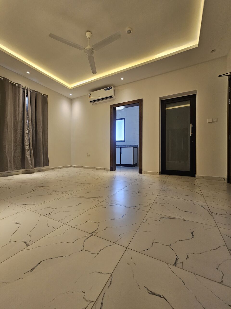 Salmaniya, Apartments, Flats, Houses & Villas, Furnished,  NEW SPACIOUS 2BHK FAMILY FLAT,Semi Furnished With EWA &PARKING @SALMANIYA.price. 240BD.