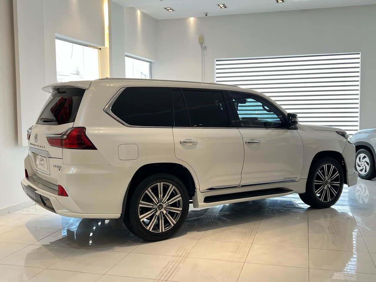 East Riffa, Vehicles, Cars & Trucks , BHD 16950,  LEXUS LX 570 MODEL 2016 FOR SALE,  2016,  Automatic,  230000 KM,
