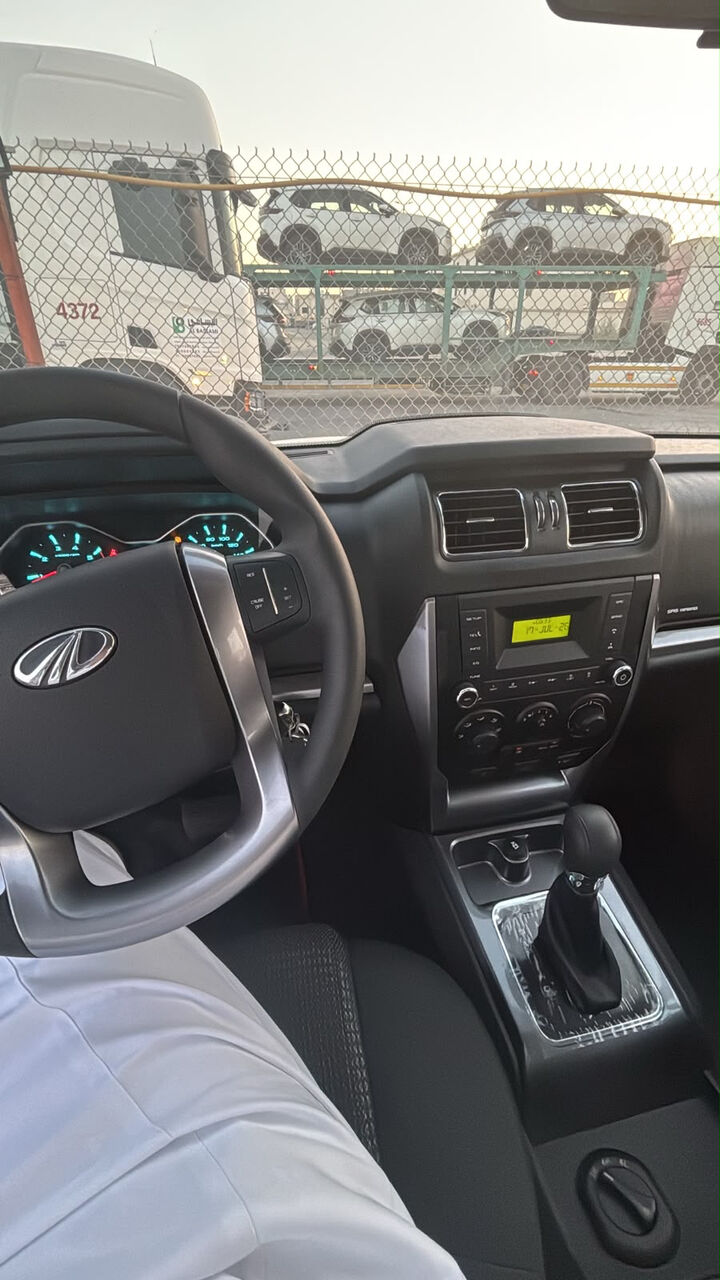 Makkah, Logistics, Mahrindra 4x4 Pickup 2025 For Monthly Rental