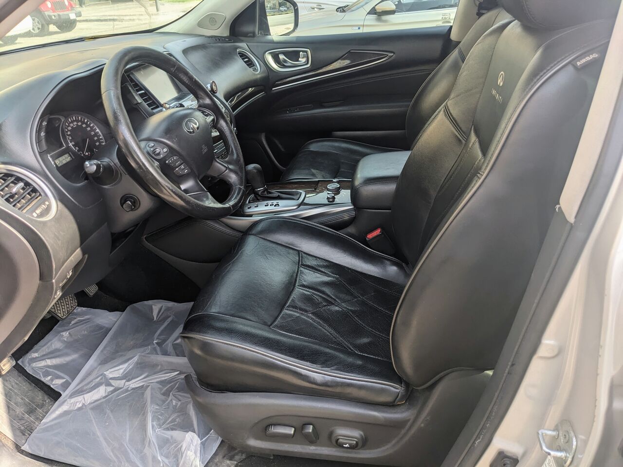 Al Thuqbah, Vehicles, Cars & Trucks , SAR 40000,  Infiniti QX60,  2014,  Automatic,  304680 KM,   Full Option 7 Seater For Sale