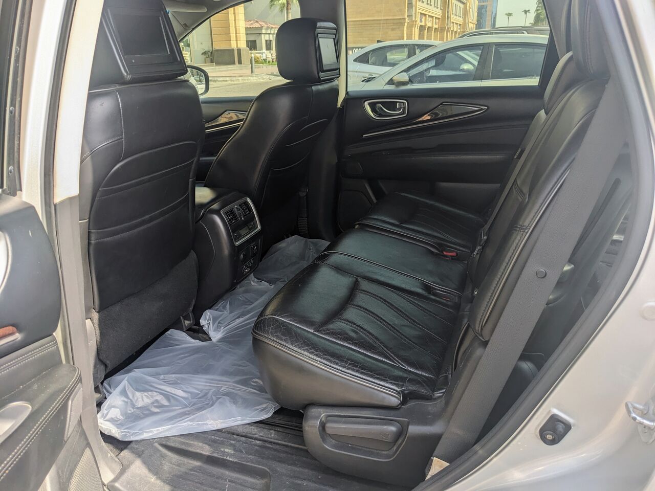 Al Thuqbah, Vehicles, Cars & Trucks , SAR 40000,  Infiniti QX60,  2014,  Automatic,  304680 KM,   Full Option 7 Seater For Sale