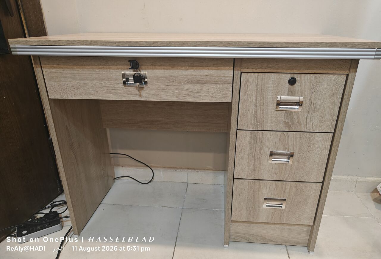 Dammam, Household Items, SAR 160,  Study Table, Almost New Rarely Used