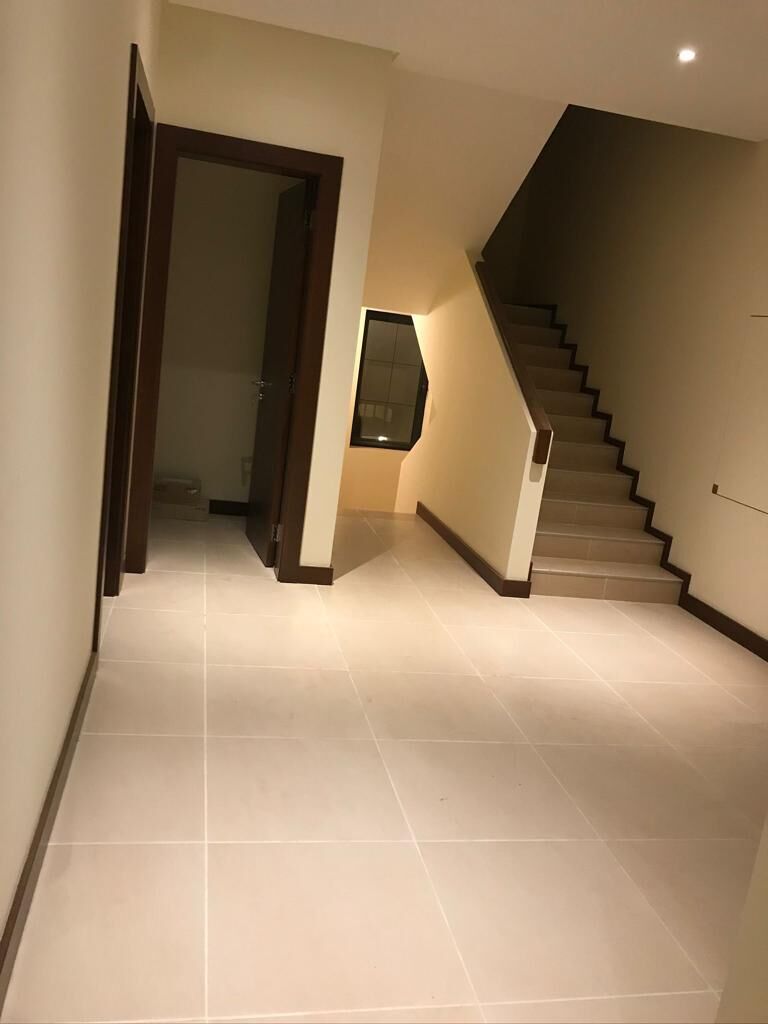 Amwaj Islands, Villas, BHD 550,  300 Sq. Meter,  Spacious 4 Bedrooms Semi Furnished Villa With Garden  In Diyar Al Muharraq