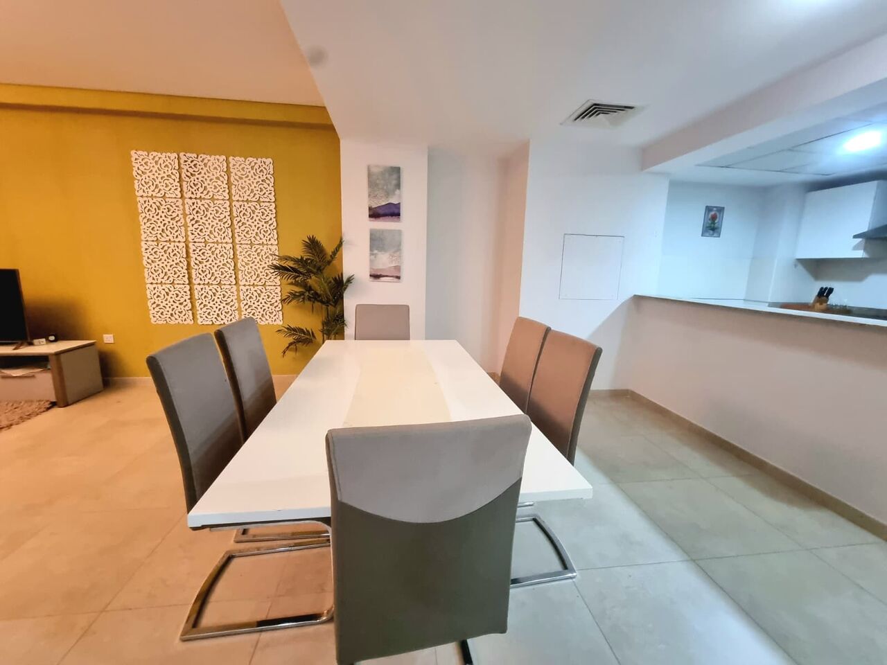 Amwaj Islands, Apartments, Flats, Houses & Villas, BHD 320/month,  Furnished,  1 BR,  110 Sq. Meter,  Spacious 1 BR FF Apt With Huge Balcony Close To Lagoon Park