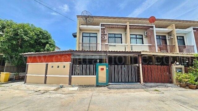 Bangkok, Real Estate For Sale, THB 2450000,  3 BR,  32 Sq. Feet,  Reserve Now Townhouse Baan Thanarin, 2 Townhomes Along The Edge, Ready To Move In.