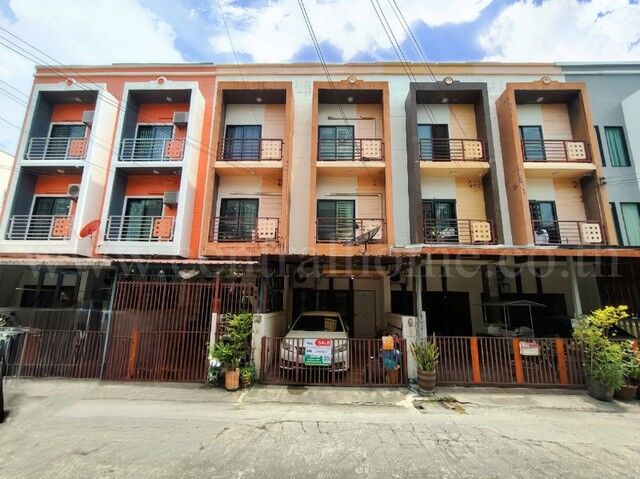 Bangkok, Real Estate For Sale, THB 3590000,  4 BR,  20 Sq. Feet,  Reserve Quickly, 3-story Townhouse, Pairot Village, Project 5 Bangna, Very Cheap Price.