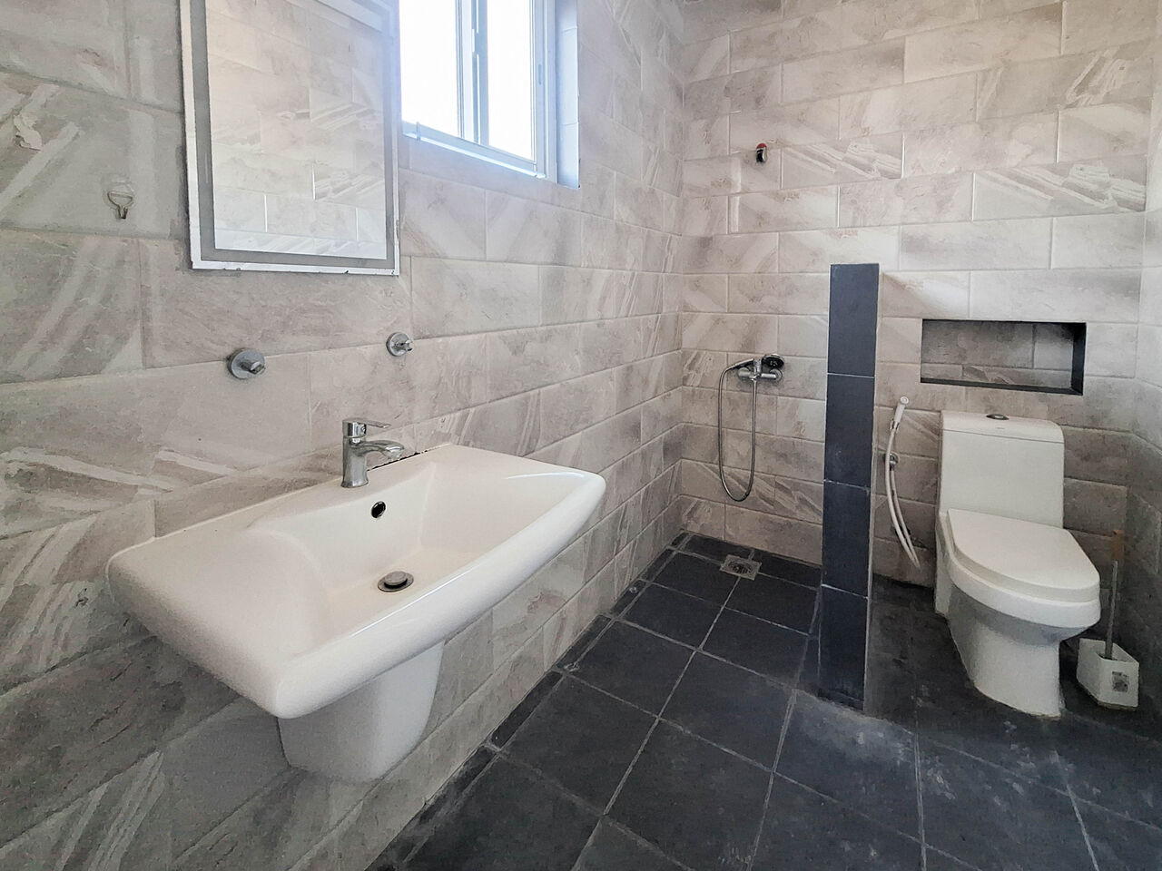 Al Seef, Apartments, Flats, Houses & Villas, BHD 240/month,  2 BR,  Semi Furnished Apartment For Rent In Daih Area Close To Malls.