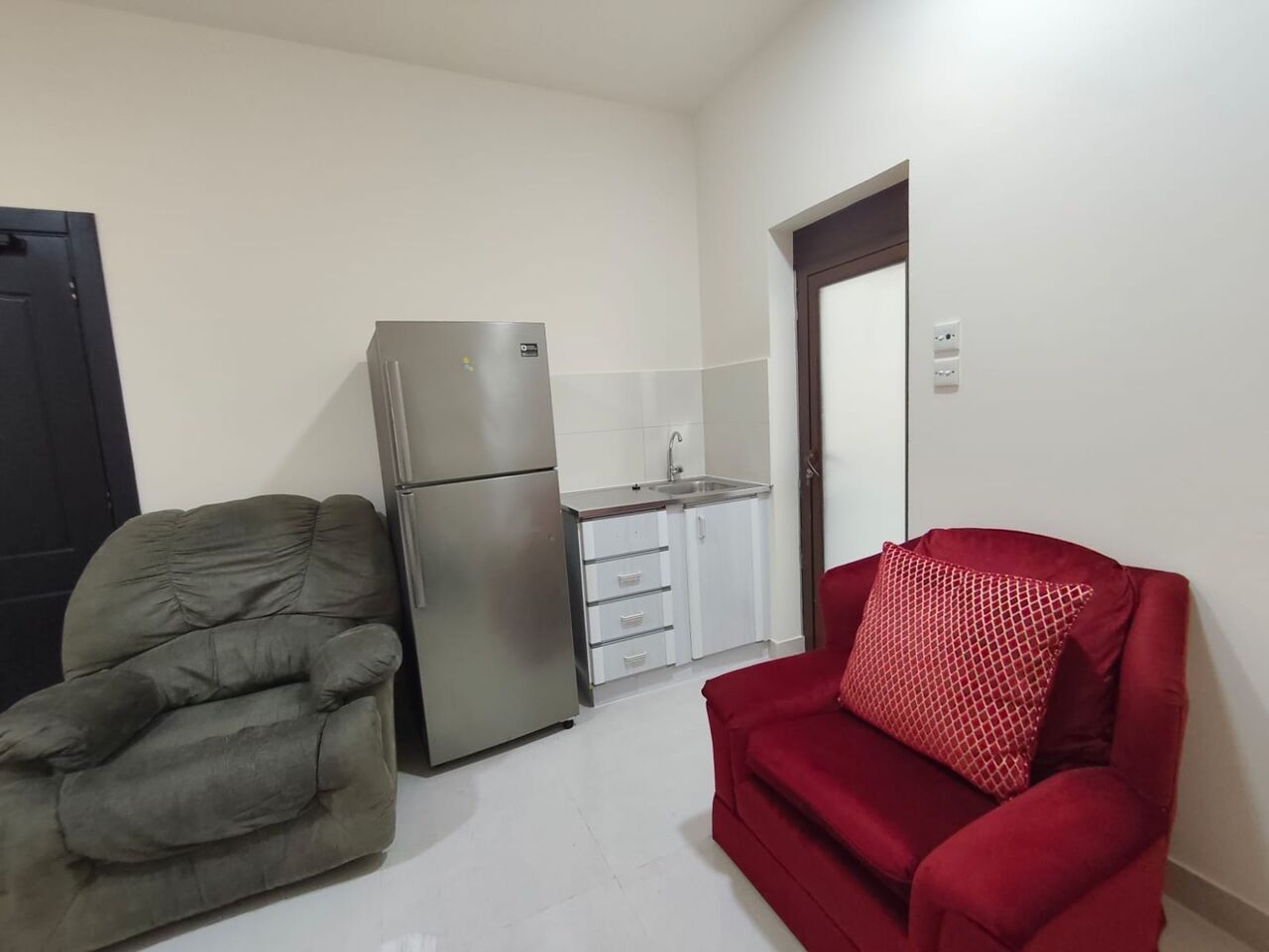 Manama, Apartments, Flats, Houses & Villas, BHD 140/year,  1 BR,  Isatown:- Furnished Studio Flat On Rent With Ewa..