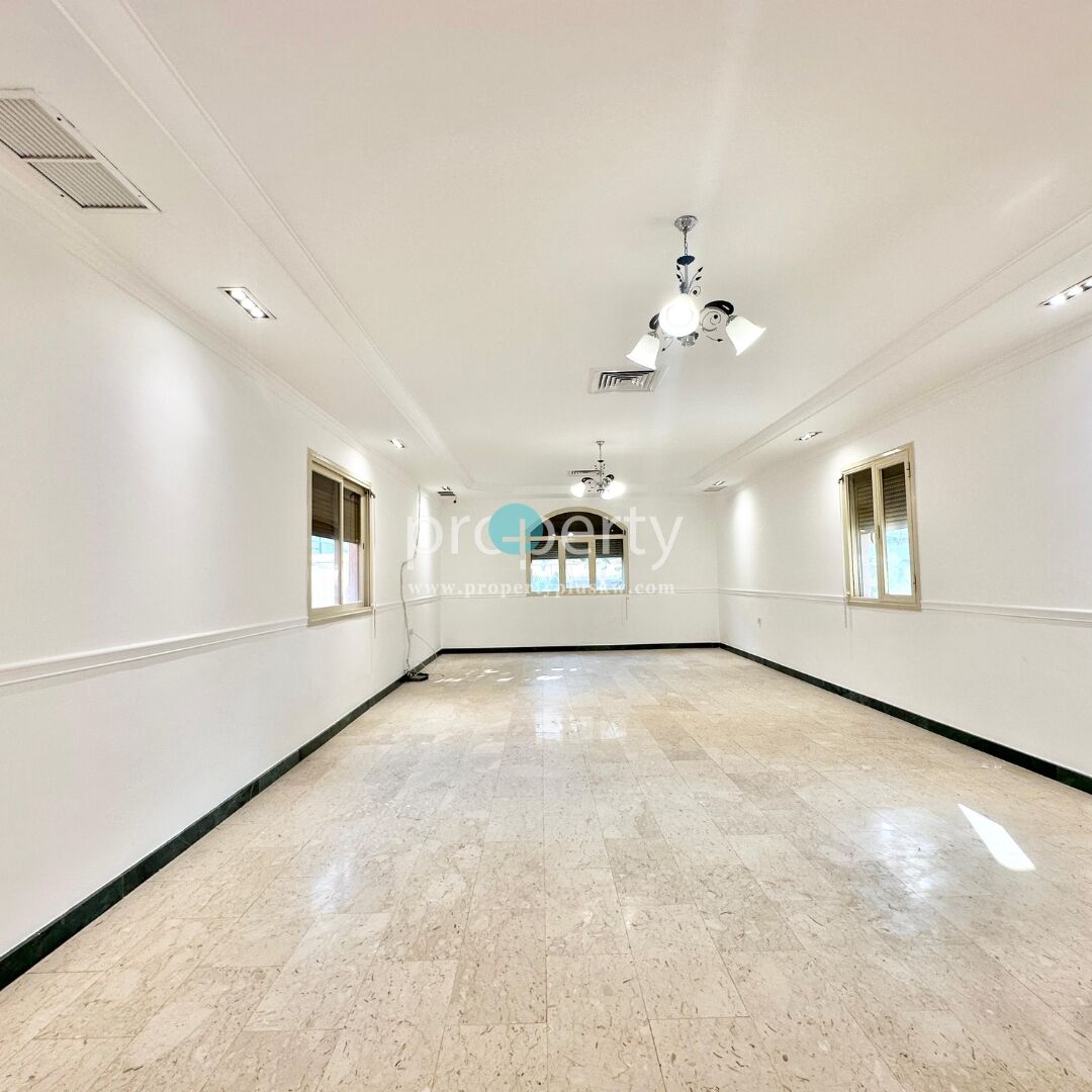 Kuwait City, Apartments, Flats, Houses & Villas, KWD 1150/month,  4 BR,  4 Bedroom Floor With Private Entrance For Rent In Jabriya
