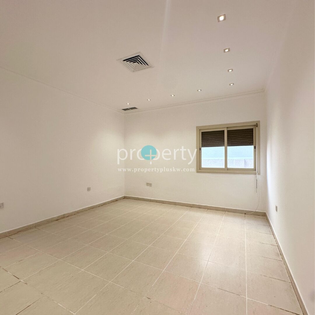 Kuwait City, Apartments, Flats, Houses & Villas, KWD 1150/month,  4 BR,  4 Bedroom Floor With Private Entrance For Rent In Jabriya