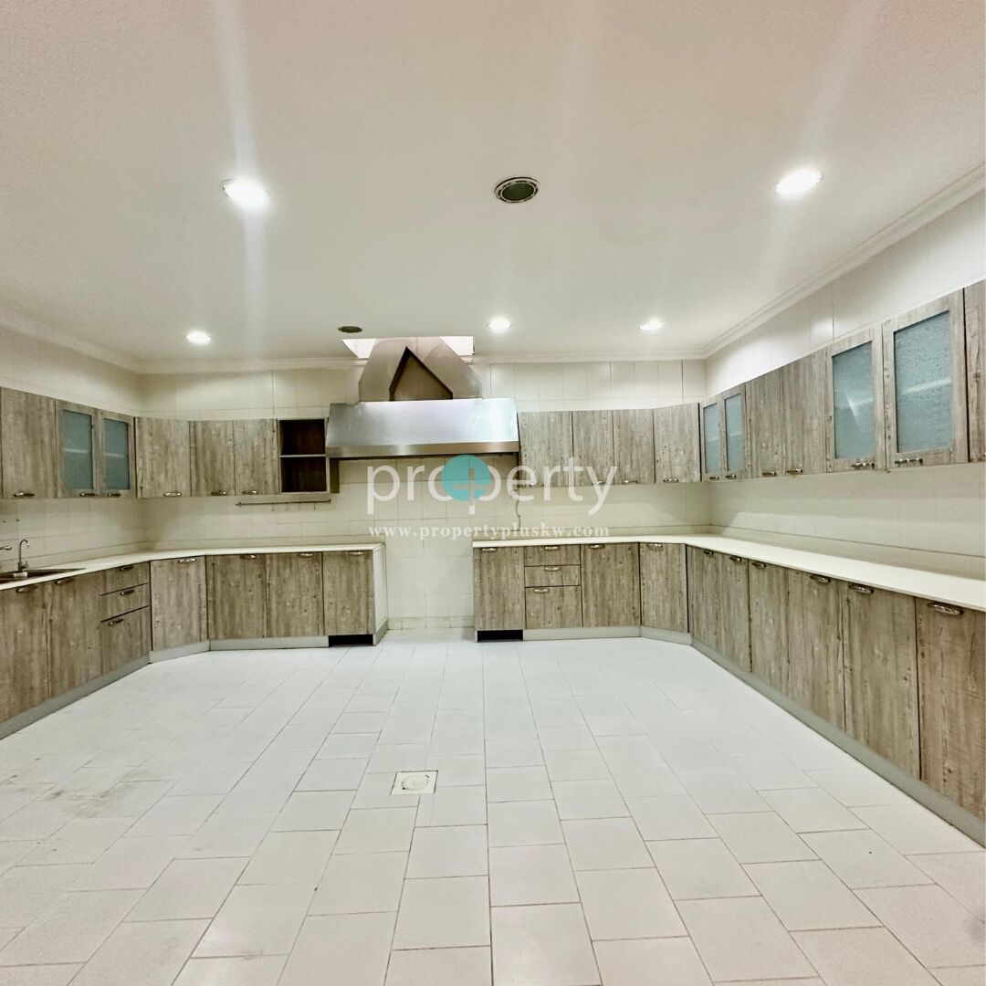 Kuwait City, Apartments, Flats, Houses & Villas, KWD 1150/month,  4 BR,  4 Bedroom Floor With Private Entrance For Rent In Jabriya