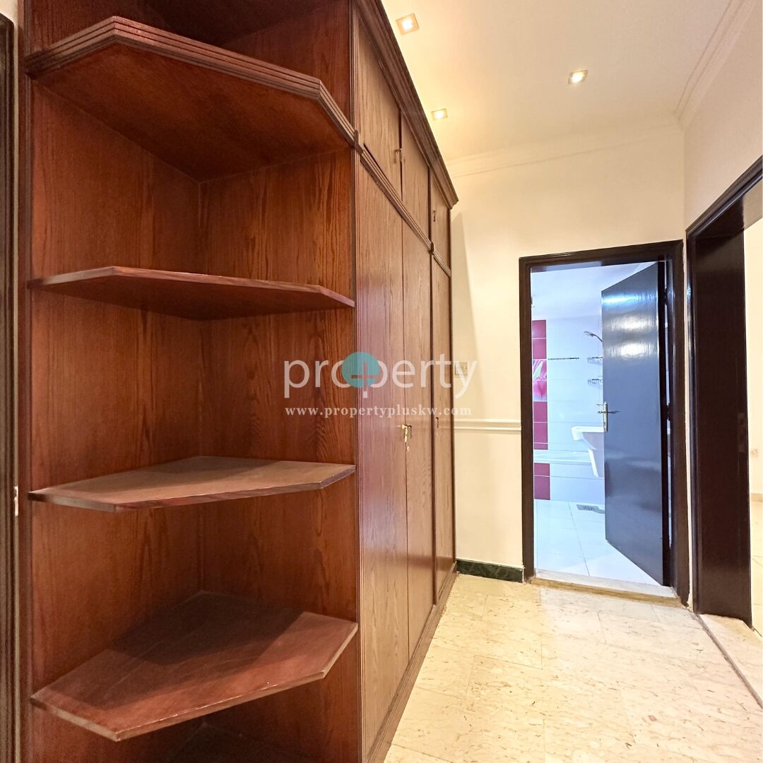 Kuwait City, Apartments, Flats, Houses & Villas, KWD 1150/month,  4 BR,  4 Bedroom Floor With Private Entrance For Rent In Jabriya