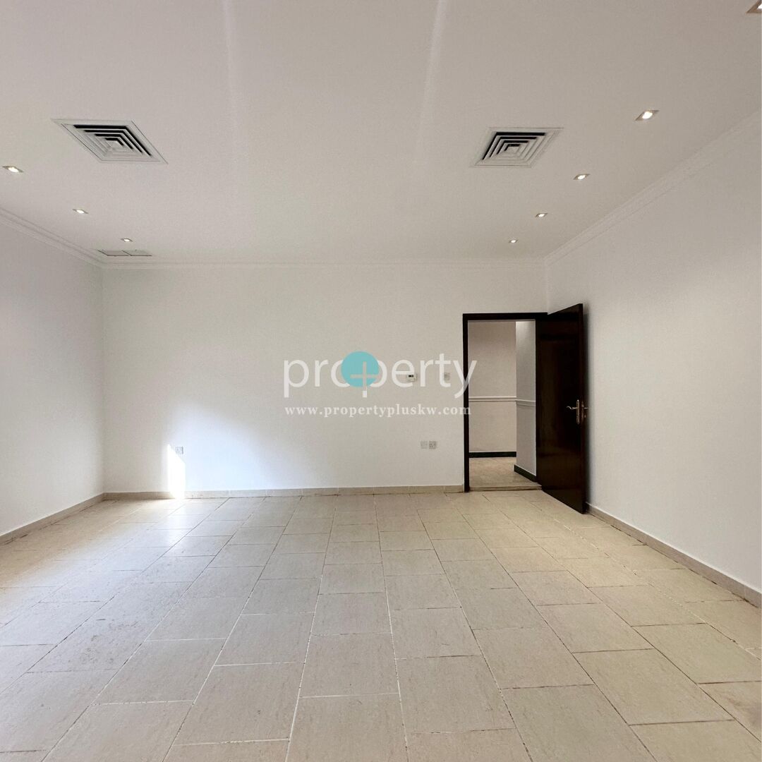 Kuwait City, Apartments, Flats, Houses & Villas, KWD 1150/month,  4 BR,  4 Bedroom Floor With Private Entrance For Rent In Jabriya