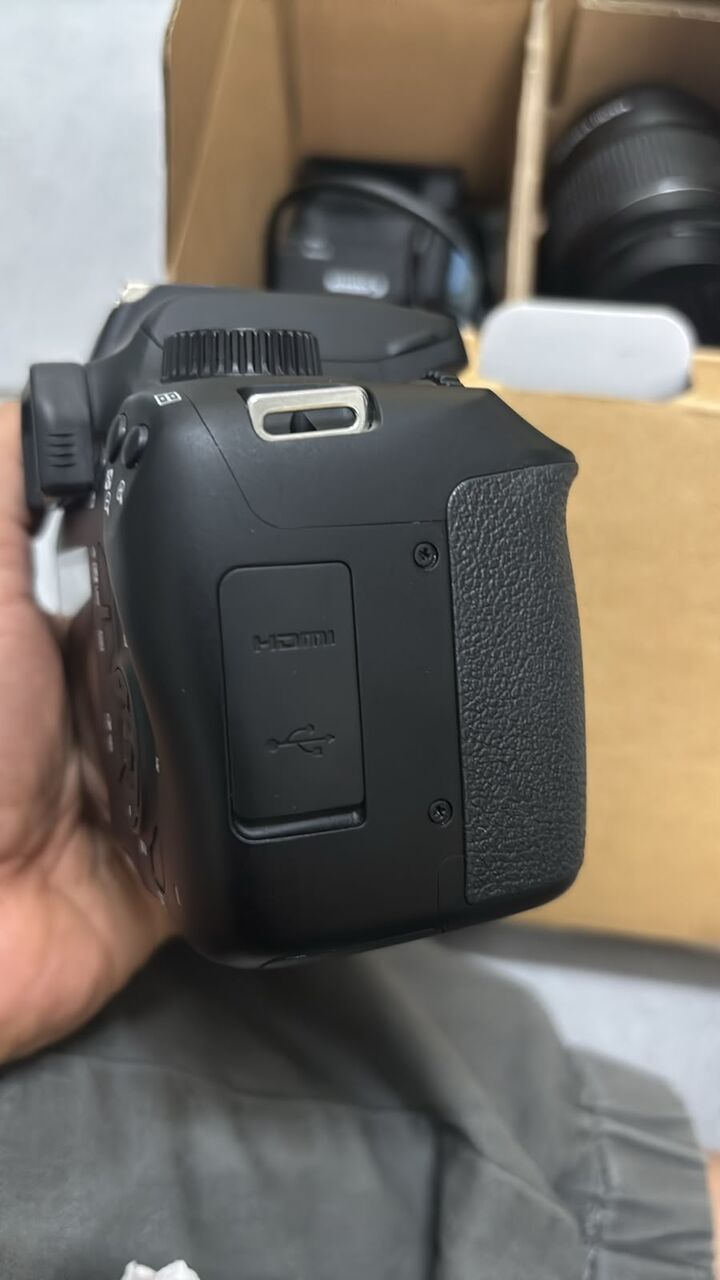 Al Aziziyah, Electronics, SAR 690,  Canon EOS 4000D Almost New With Box