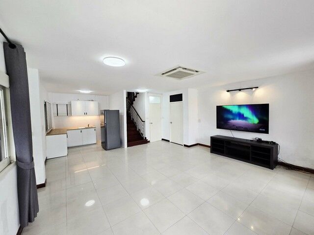 Bangkok, Villas, THB 100000,  150 Sq. Feet,  Home Office For Rent, Soi Ramindra 42, Pets Allowed. Registering A Legal Entity Is Close