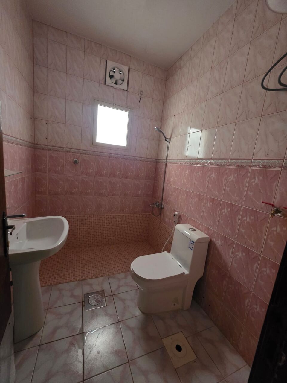 Khobar, Apartments, Flats, Houses & Villas, SAR 22600/year,  4 BR,  Consists Of:- 4 Bedrooms, A Living Room, 2 Bathrooms, And A Kitchen, Second Floor  Elevato