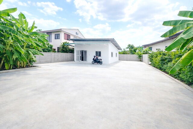 Bangkok, Villas, THB 14997,  100 Sq. Feet,  Rewadee The Mall Ngamwongwan 2.2 Km., Parking For 10 Cars. You Can See The Electric
