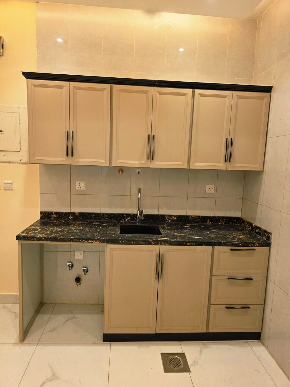 Al Malaz, Apartments, Flats, Houses & Villas, SAR 27000/year,  1 BR,  Apartment In Al Malaz (Officers) District, In A Very Prime Location