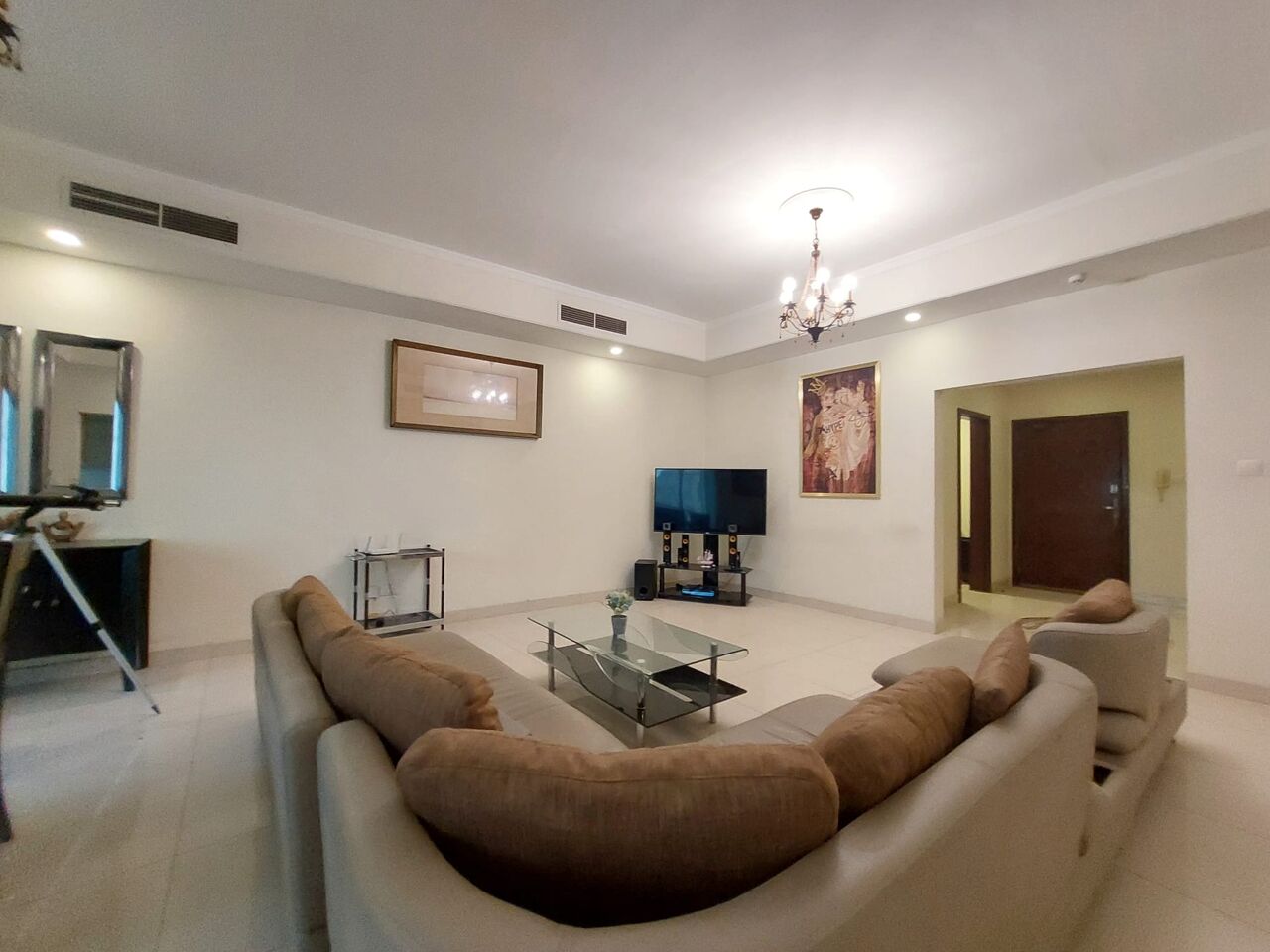 Juffair, Apartments, Flats, Houses & Villas, BHD 400/month,  Furnished,  2 BR,  Spacious Furnished High-Rise Apartment For Rent In Juffair