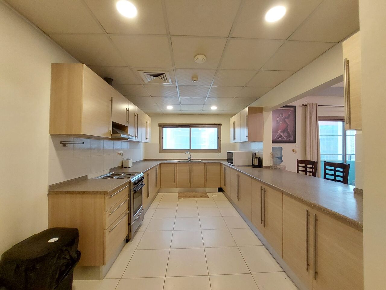 Juffair, Apartments, Flats, Houses & Villas, BHD 400/month,  Furnished,  2 BR,  Spacious Furnished High-Rise Apartment For Rent In Juffair