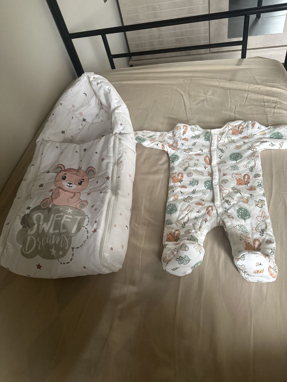 Riyadh, Baby & Kid Stuff, SAR 30,  Baby Carry Bed And Winter Dress