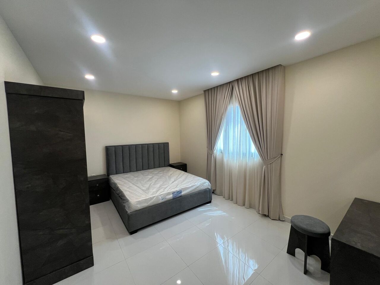 Burhama, Apartments, Flats, Houses & Villas, BHD 300/month,  Furnished,  1 BR,  Apartment For Rent In Burhama