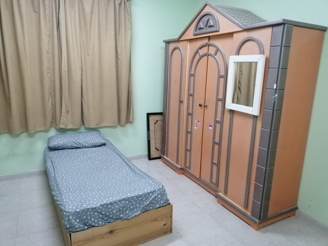 Dhahrat Laban, Free Items, SAR 200,  Single Bed And Wardrope/cabinet