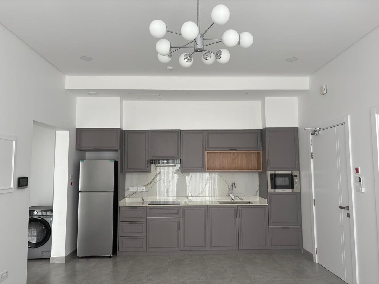 Janabiya, Apartments, Flats, Houses & Villas, BHD 350/month,  2 BR,  Modern Semi-Furnished Apartment For Rent In Janabiyah