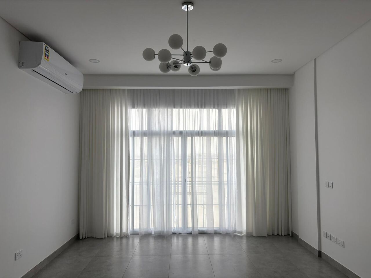 Janabiya, Apartments, Flats, Houses & Villas, BHD 350/month,  2 BR,  Modern Semi-Furnished Apartment For Rent In Janabiyah