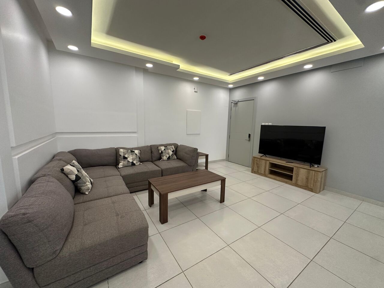 Saar, Apartments, Flats, Houses & Villas, BHD 320/month,  Furnished,  2 BR,  Apartment For Rent In Saar