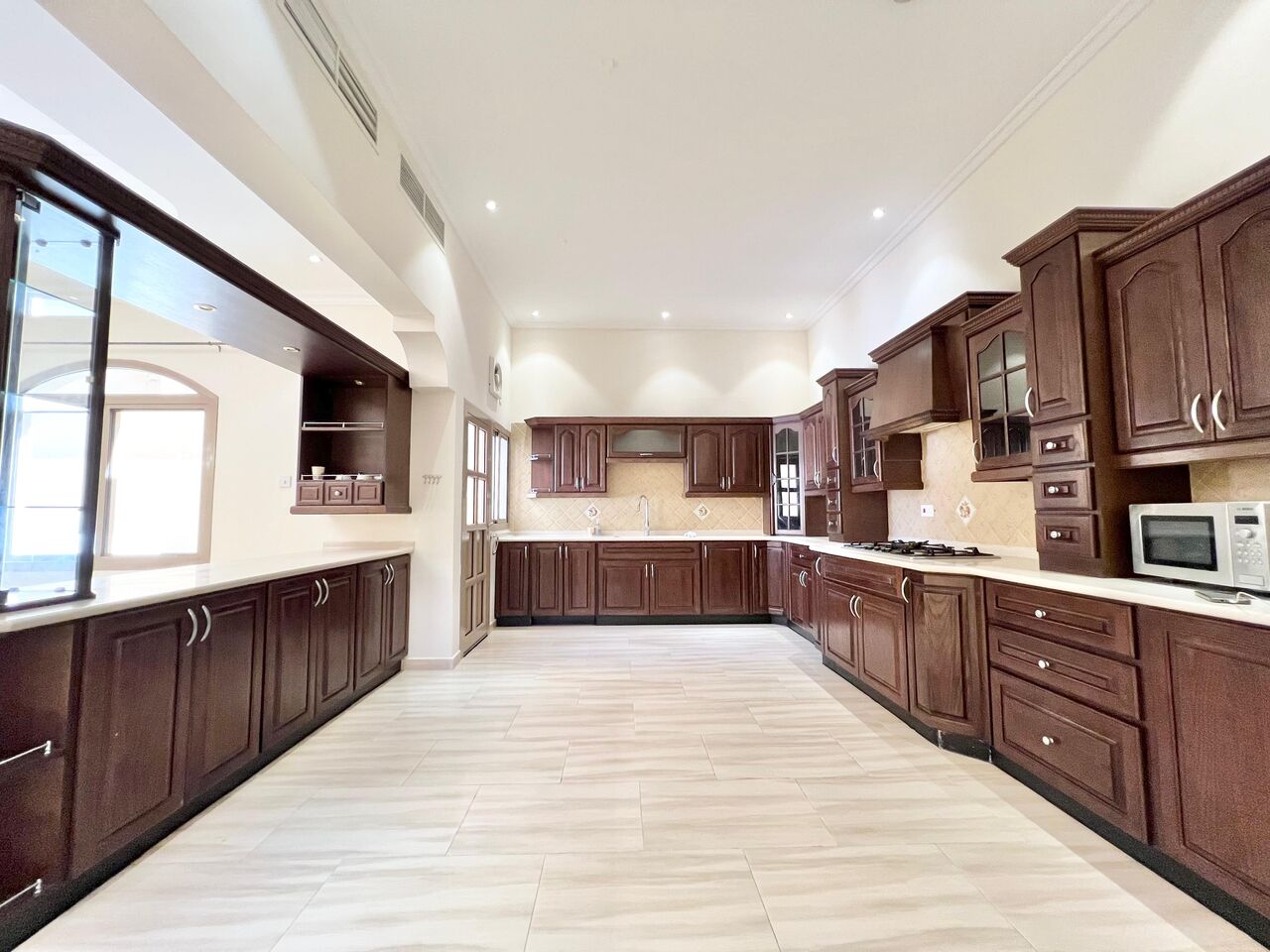 Saar, Villas, BHD 1000,  Furnished,  Spacious 6-Bedroom Private Villa For Rent In Saar