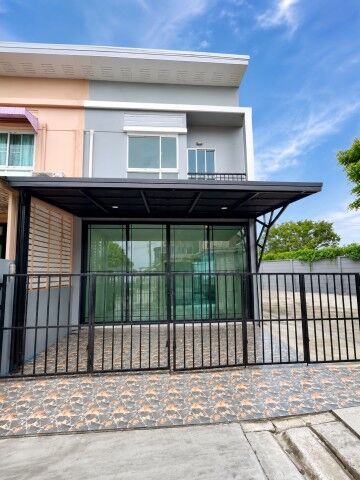 Bangkok, Villas, THB 34999,  53 Sq. Feet,  House For Rent, 2 Floors, 3 Bedrooms, 2 Bathrooms, Near ARL Pattanakarn 20-32-44 Hua Mak