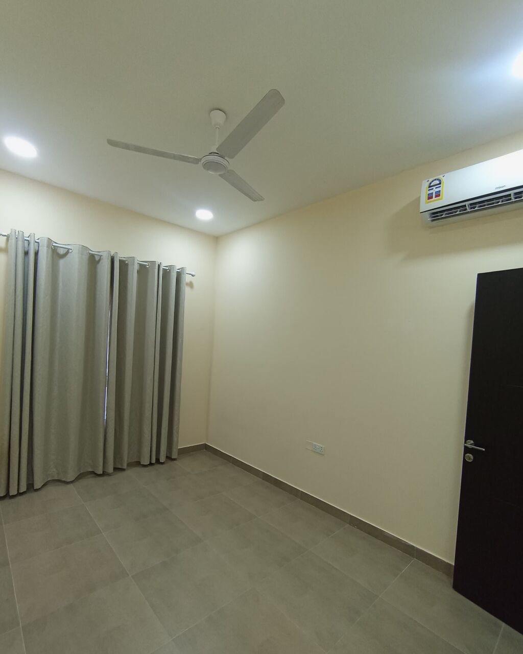 Hidd, Apartments, Flats, Houses & Villas, BHD 265/month,  3 BR,  3BHK Semi Furnished Flat For Rent In Hidd BD265 With Ewa Limit 35 Contact: 33676166