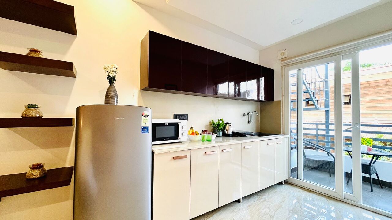 Gurgaon, Apartments, Flats, Houses & Villas, INR 4000/day,  Furnished,  Studio,  375 Sq. Feet,  Studio Apartment Dlf Cyber City