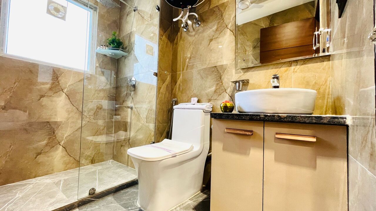 Gurgaon, Apartments, Flats, Houses & Villas, INR 4000/day,  Furnished,  Studio,  375 Sq. Feet,  Studio Apartment Dlf Cyber City