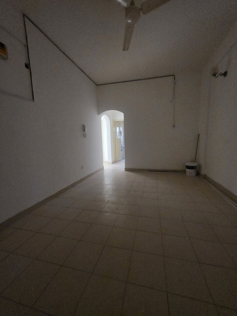 Manama, Apartments, Flats, Houses & Villas, BHD 175/month,  2 BR,  @2BATHROOM Hall Kitchen Without Electricity Balcony