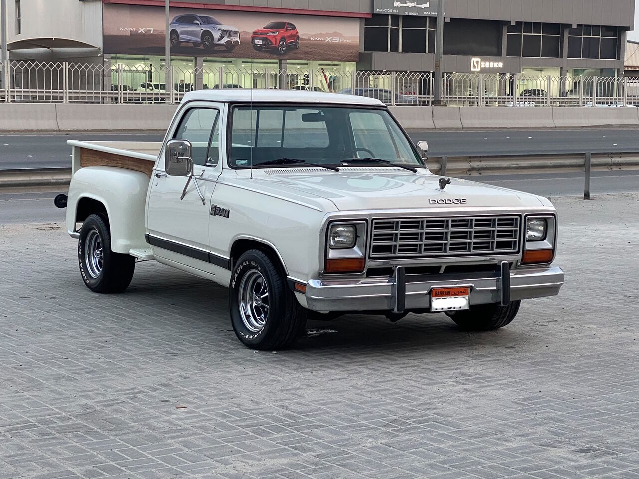 Manama, Vehicles, Cars & Trucks , BHD 5900,  Dodge Ram,  1985,  Automatic,  77200 KM,    (White/Beige)