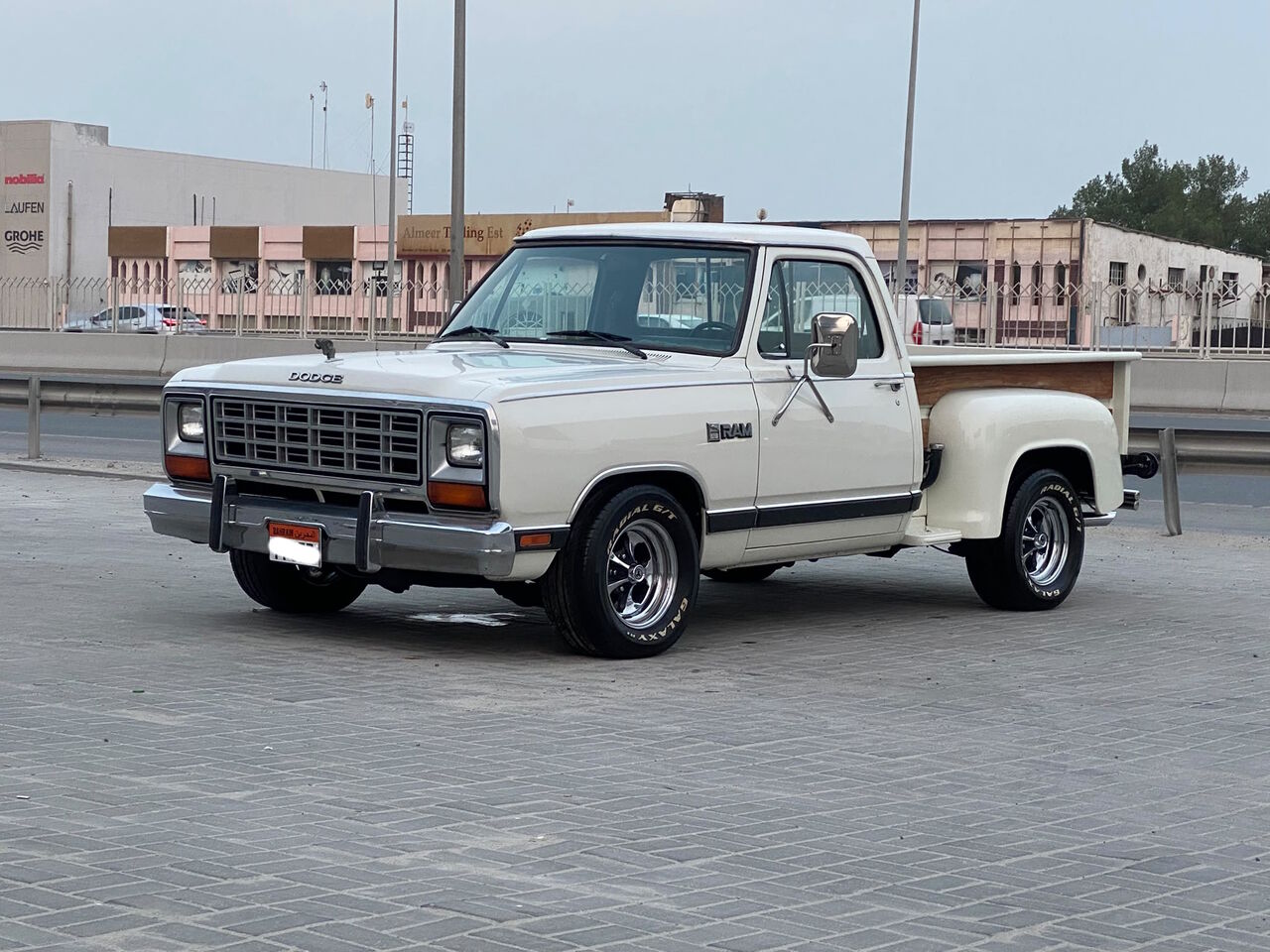 Manama, Vehicles, Cars & Trucks , BHD 5900,  Dodge Ram,  1985,  Automatic,  77200 KM,    (White/Beige)