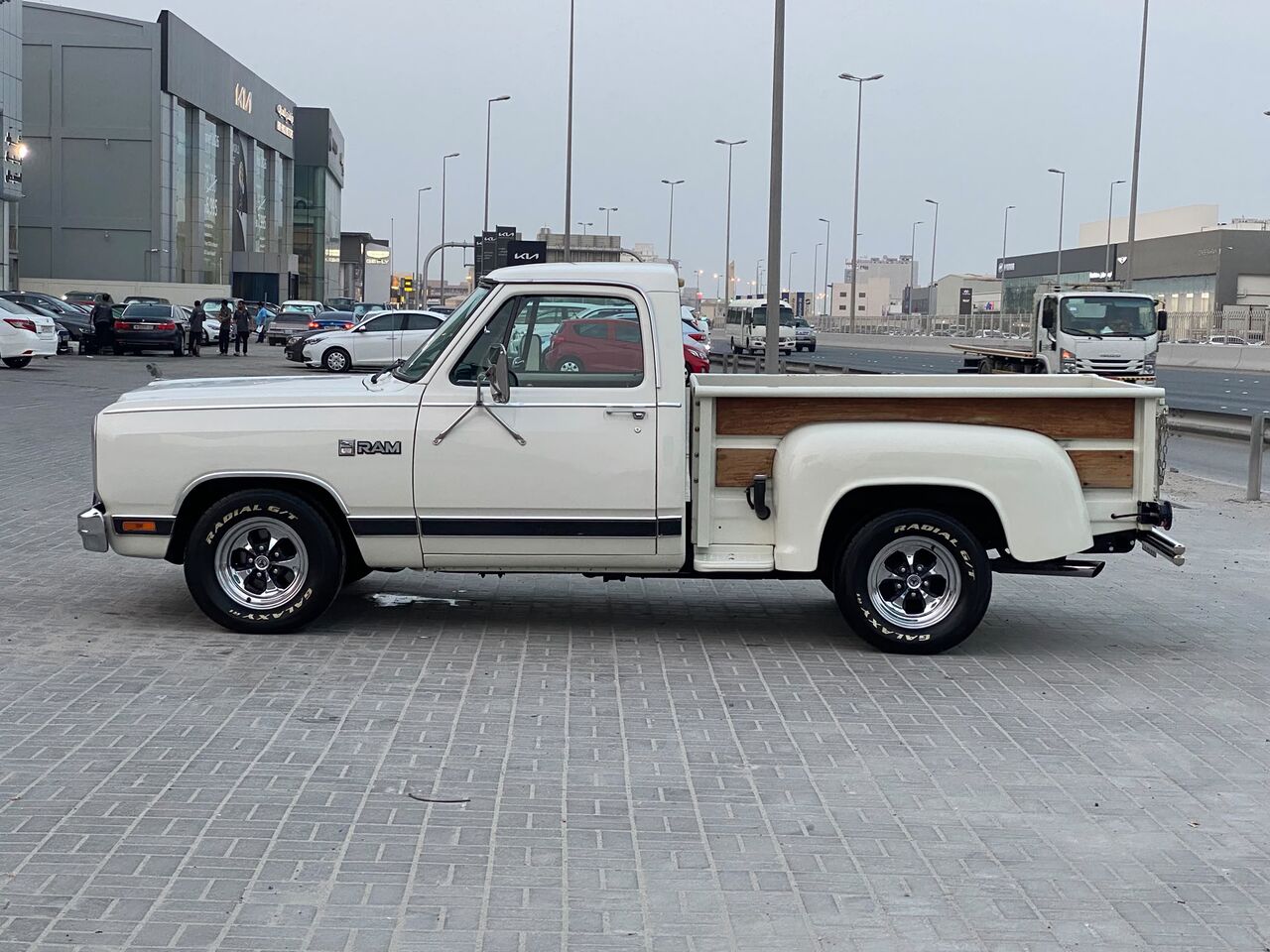 Manama, Vehicles, Cars & Trucks , BHD 5900,  Dodge Ram,  1985,  Automatic,  77200 KM,    (White/Beige)