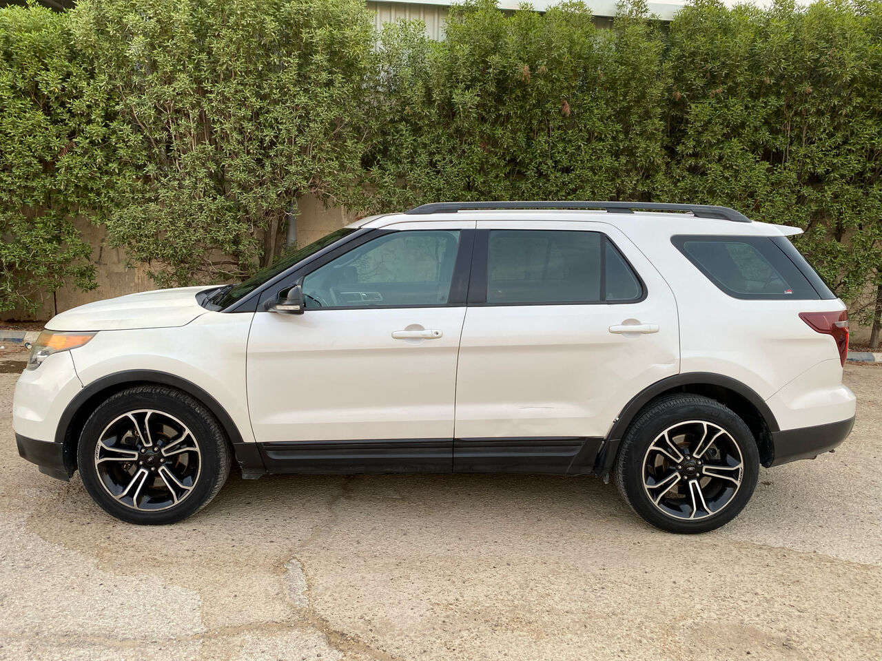 Riyadh, Vehicles, Cars & Trucks , SAR 31000,  Ford Explorer Sport,  2015,  Automatic,  136000 KM,
