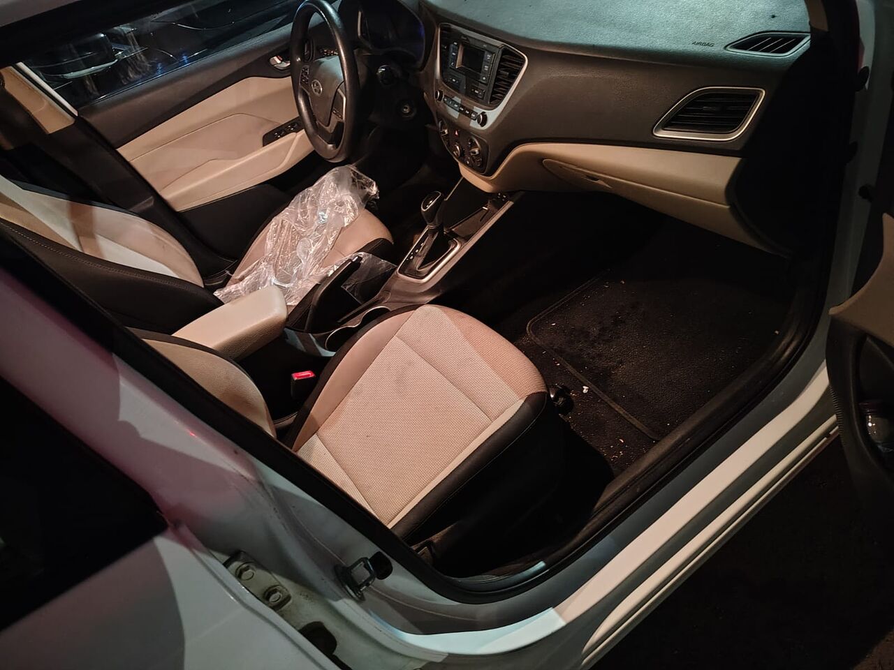 Jeddah, Vehicles, Cars & Trucks , SAR 28500,  Hyundai Accent,  2020,  Automatic,  160000 KM,   |  | White | هيونداي أكسنت