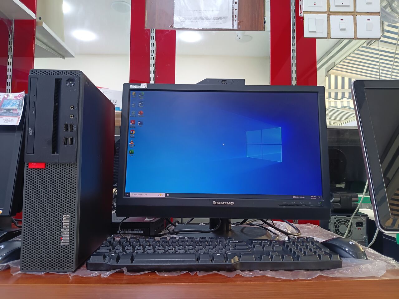 Riffa, Computers, BHD 73,  Lenovo SSF Intel Core I5 7th Gen 8GB/500GB HDD 23&rsquo;Inch Monitor 73.000 BD ONLY