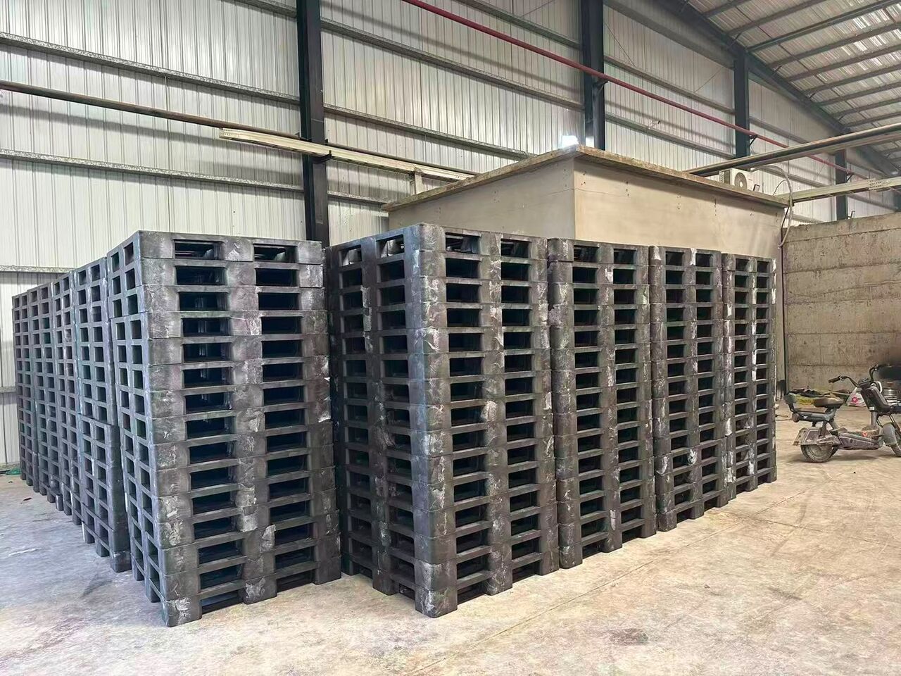 Jeddah, Furniture, طبليات بلاستيك ثقيلة ممتازة للبيع - 4 اتجاها