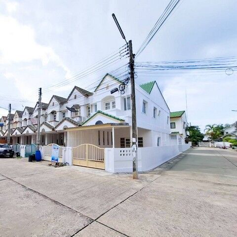 Bangkok, Real Estate For Sale, THB 1590000,  3 BR,  26 Sq. Feet,  Minimalist Corner House, Ploenjai Village 2, Location In The Heart Of Rayong City.