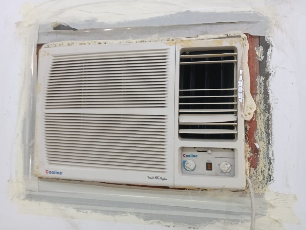 Riyadh, Air Conditioners, SAR 2000,  House Hold Item