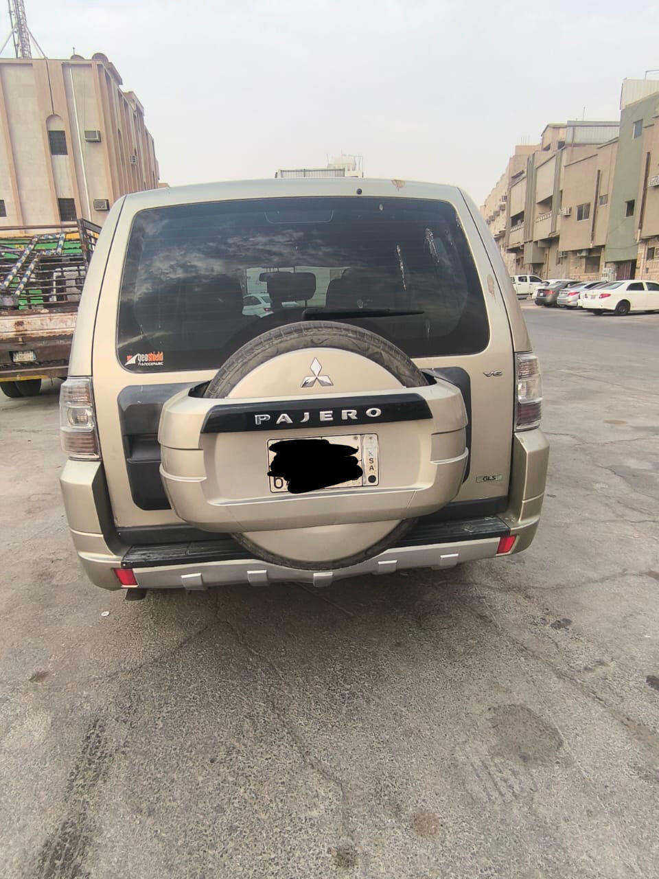Riyadh, Vehicles, Cars & Trucks , SAR 28000,  Mitsubishi Pajero,  2012,  Automatic,  290000 KM,   For Sale